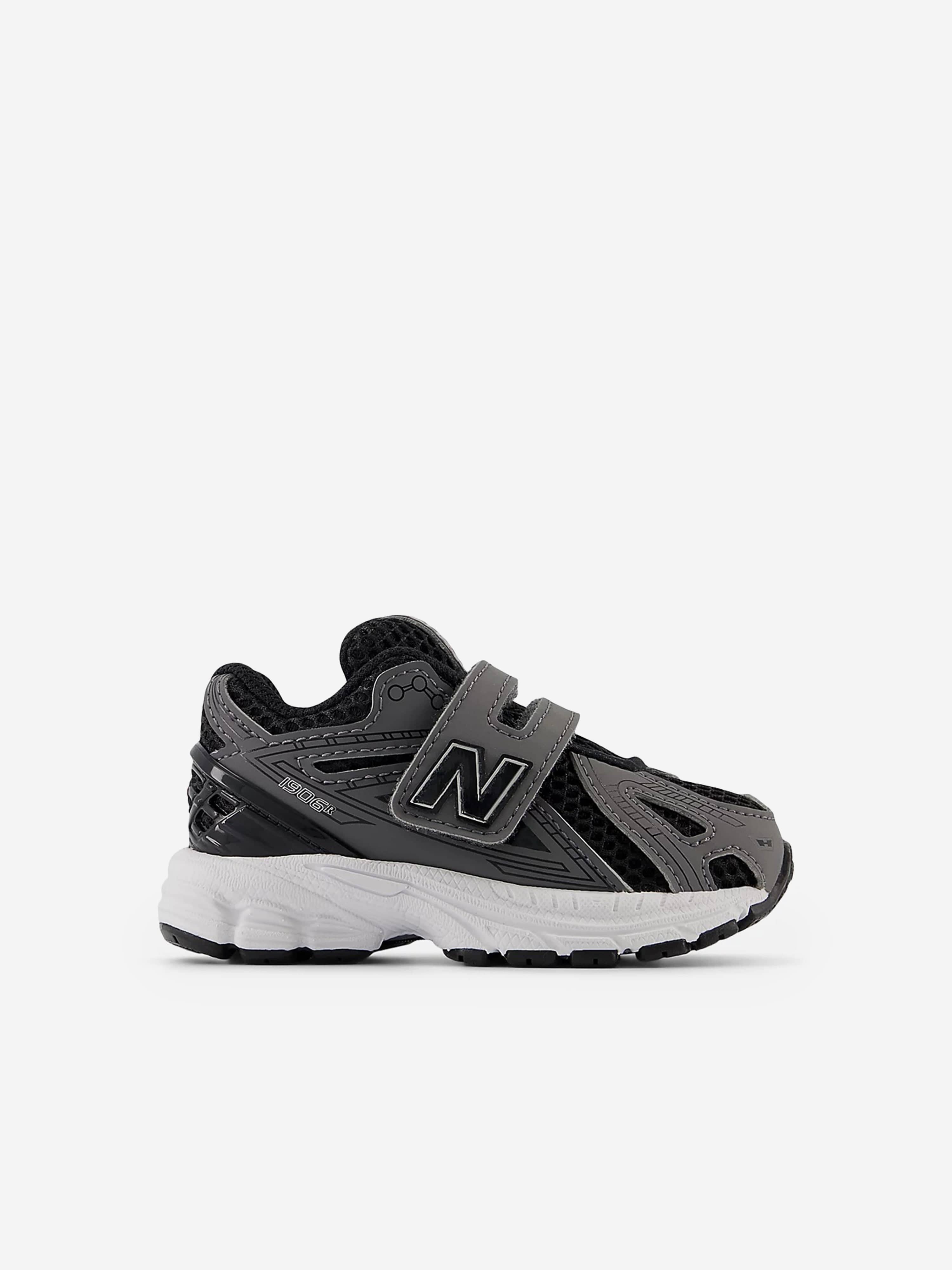 New Balance Boys 1906 Trainers in Black