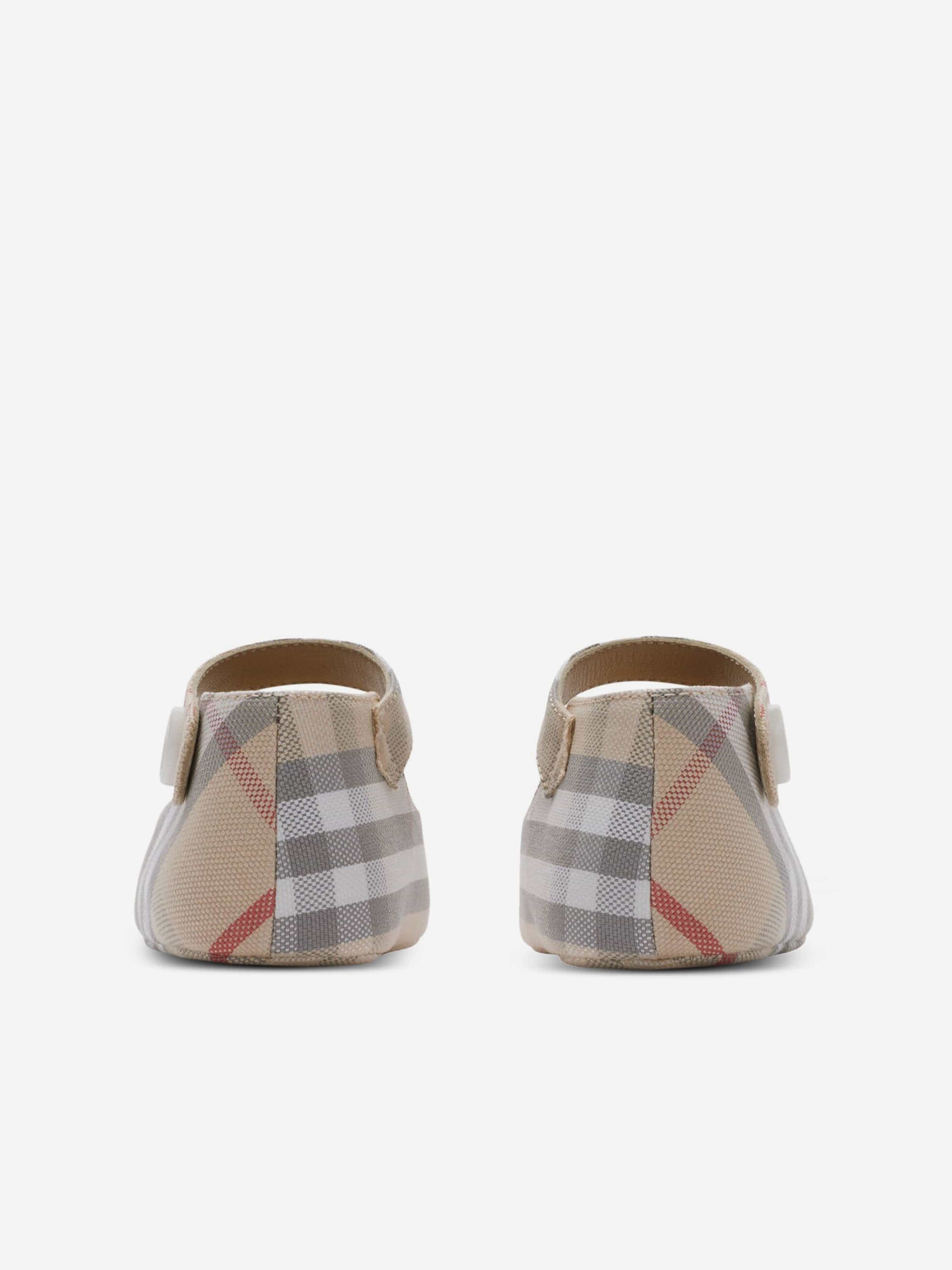 Burberry Kids Burberry Baby Girls Taylor Pre-Walker Shoes in Beige