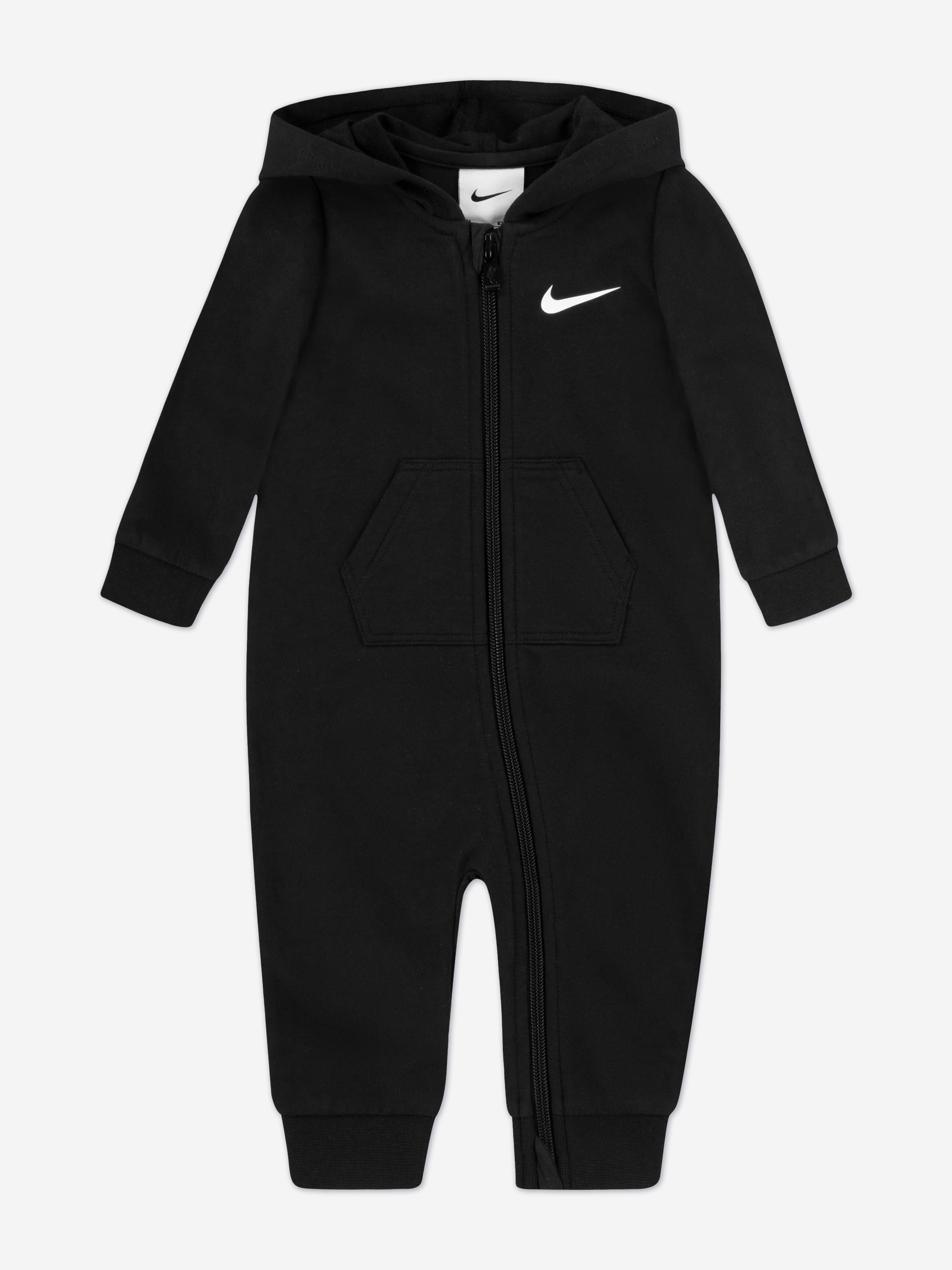 Nike essential hooded discount