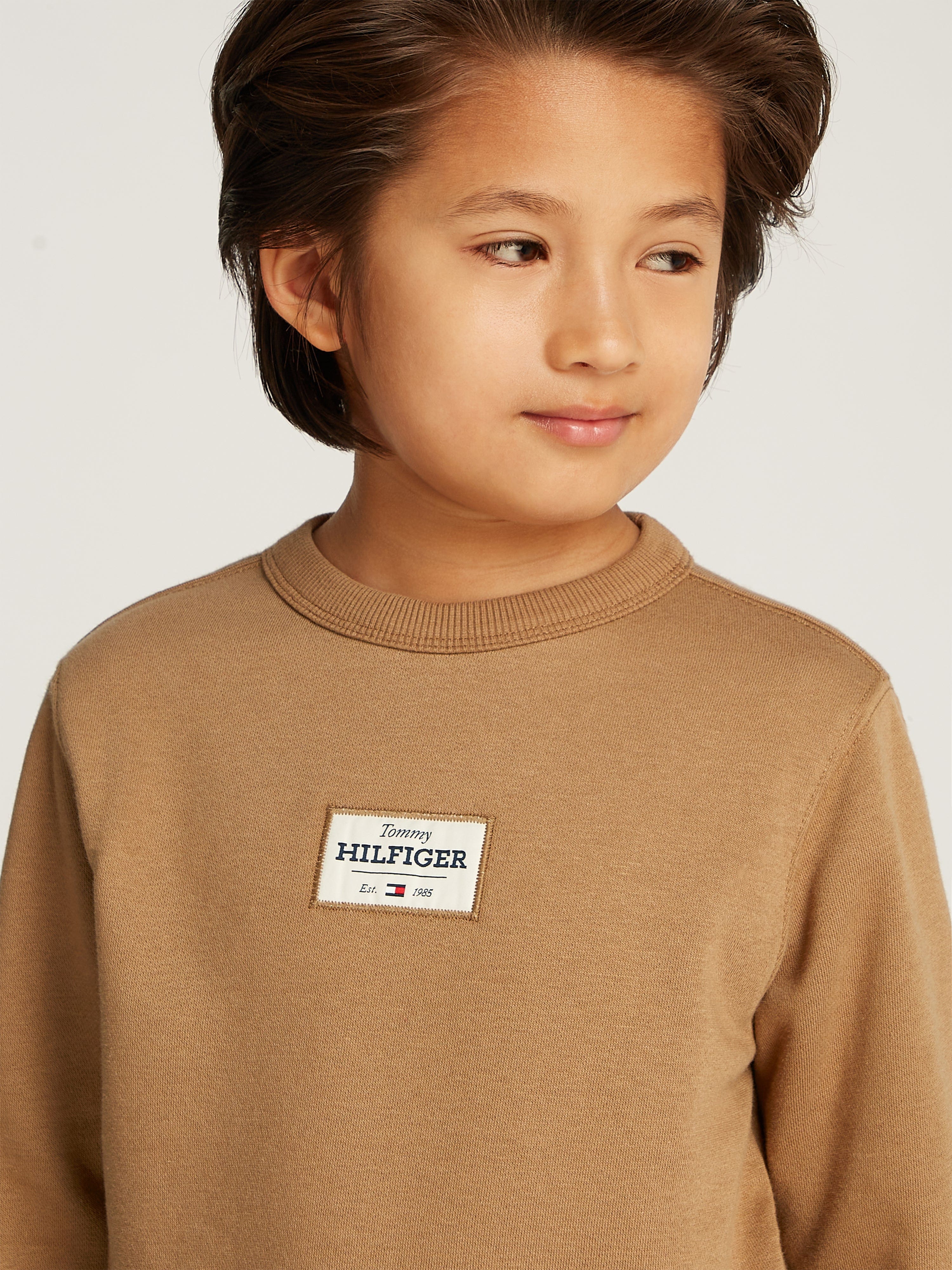 TOMS5007_BROWN_4