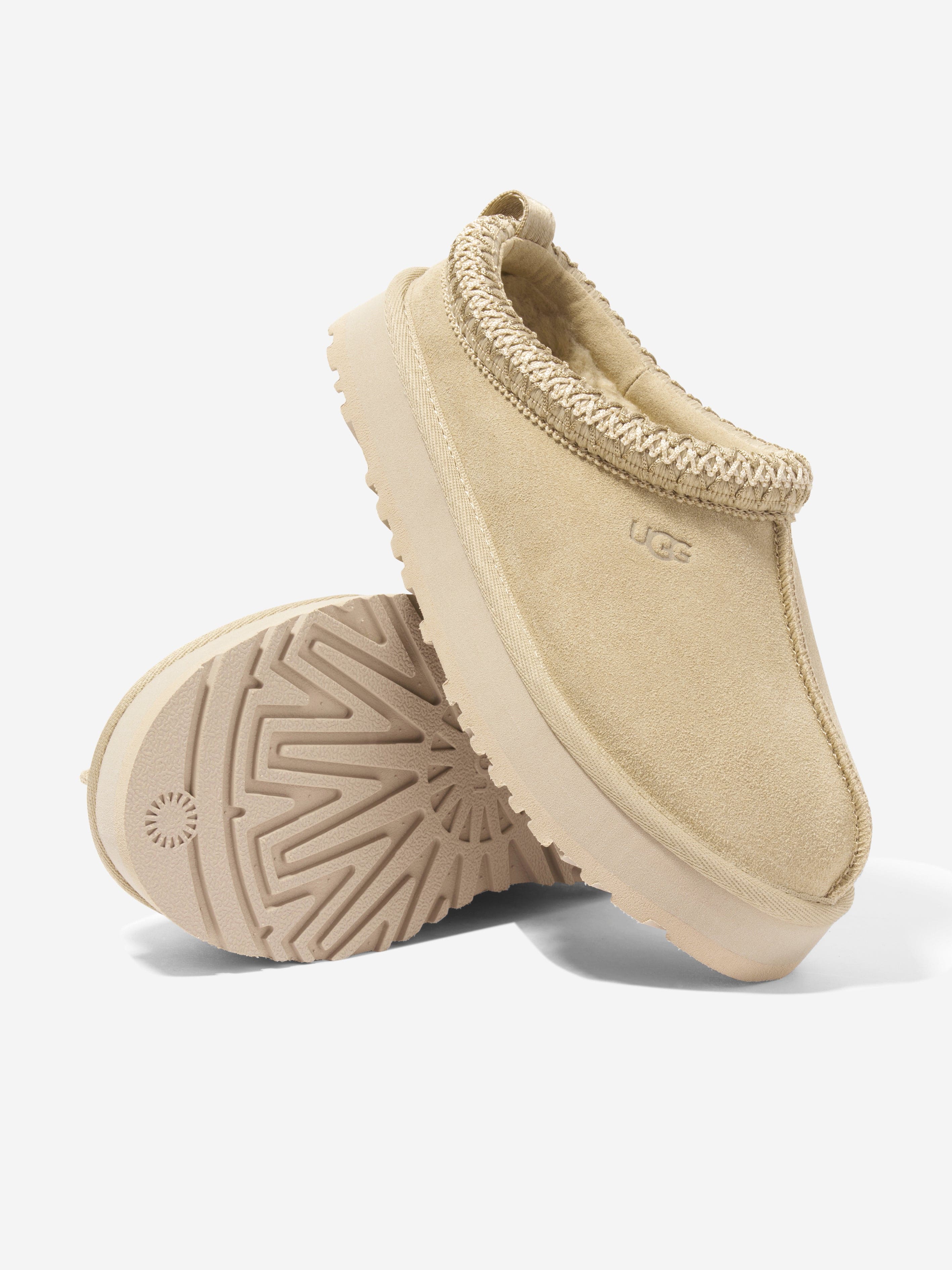 Beige clearance ugg slippers